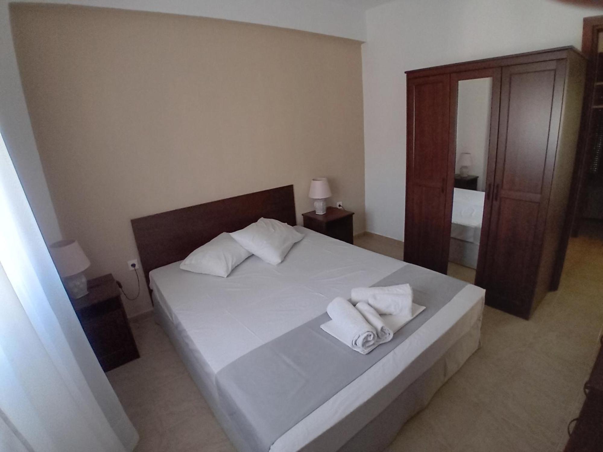 Stef Lux Home Of Kriopigi Room photo